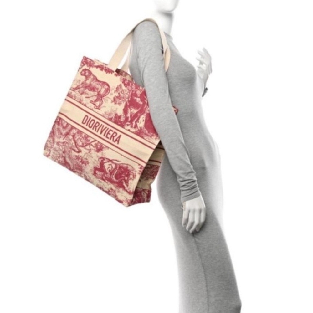 Dior GWP Burgundy and Cream Graphic Tote - Picture 2 of 3